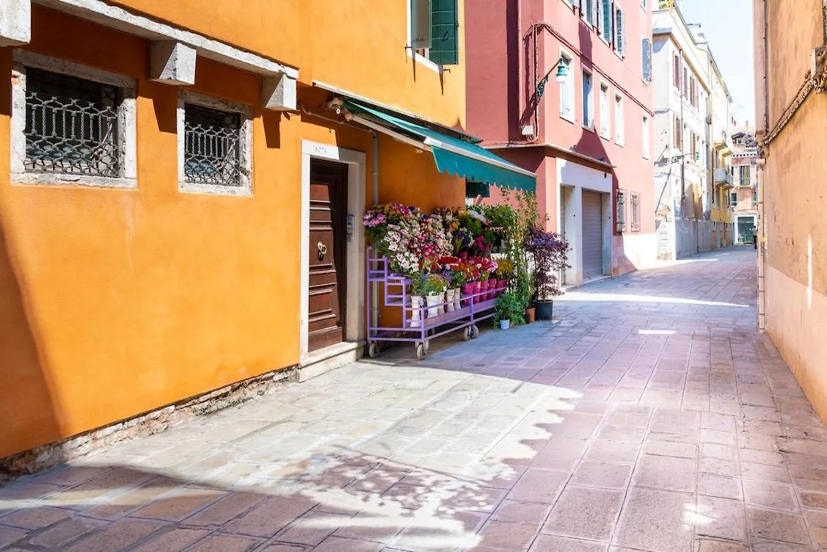 Classy & Quiet Venice - Beautiful Apartment In Cannaregio 0*,  إيطاليا