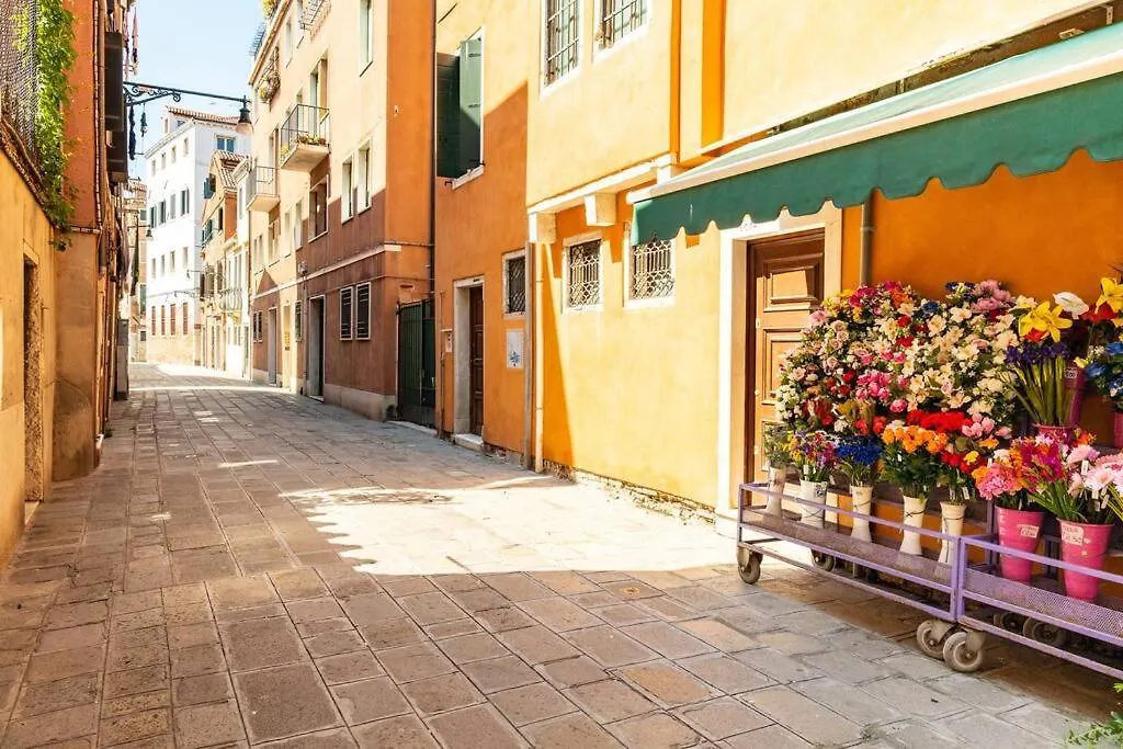 Classy & Quiet Venice - Beautiful Apartment In Cannaregio Italy